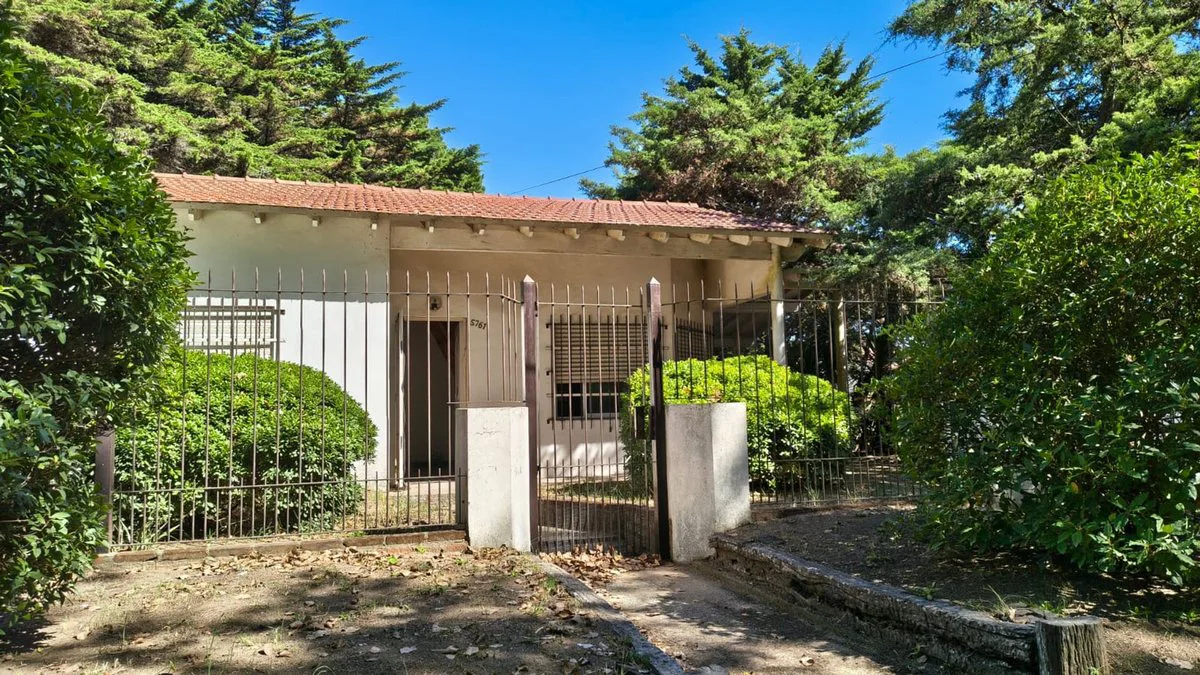 VENTA CASA 3AMB CON JARDIN Y COCHERA MAR DEL TUYU foto 2