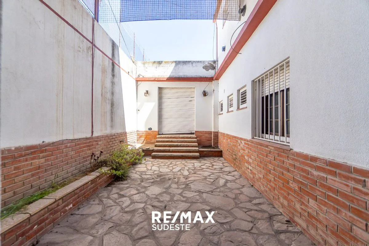 IMPONENTE CASA- DONADO 400. EXCELENTE UBICACION foto 3