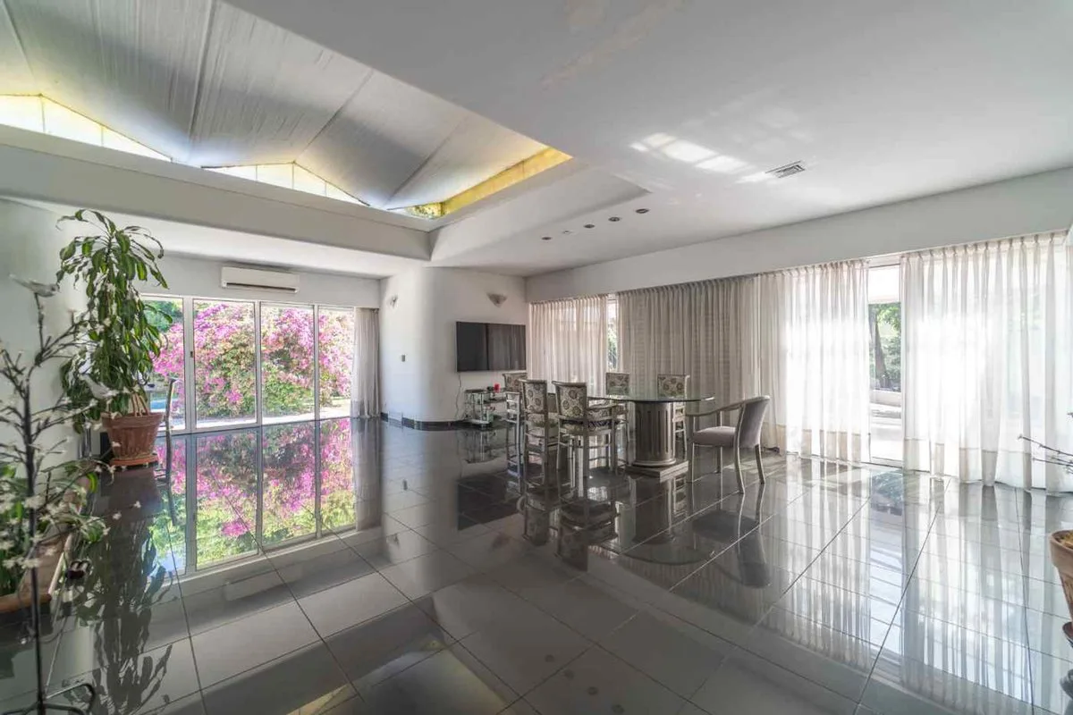 Vende Casa lote propio 5 amb - 1240m2 terreno foto 2