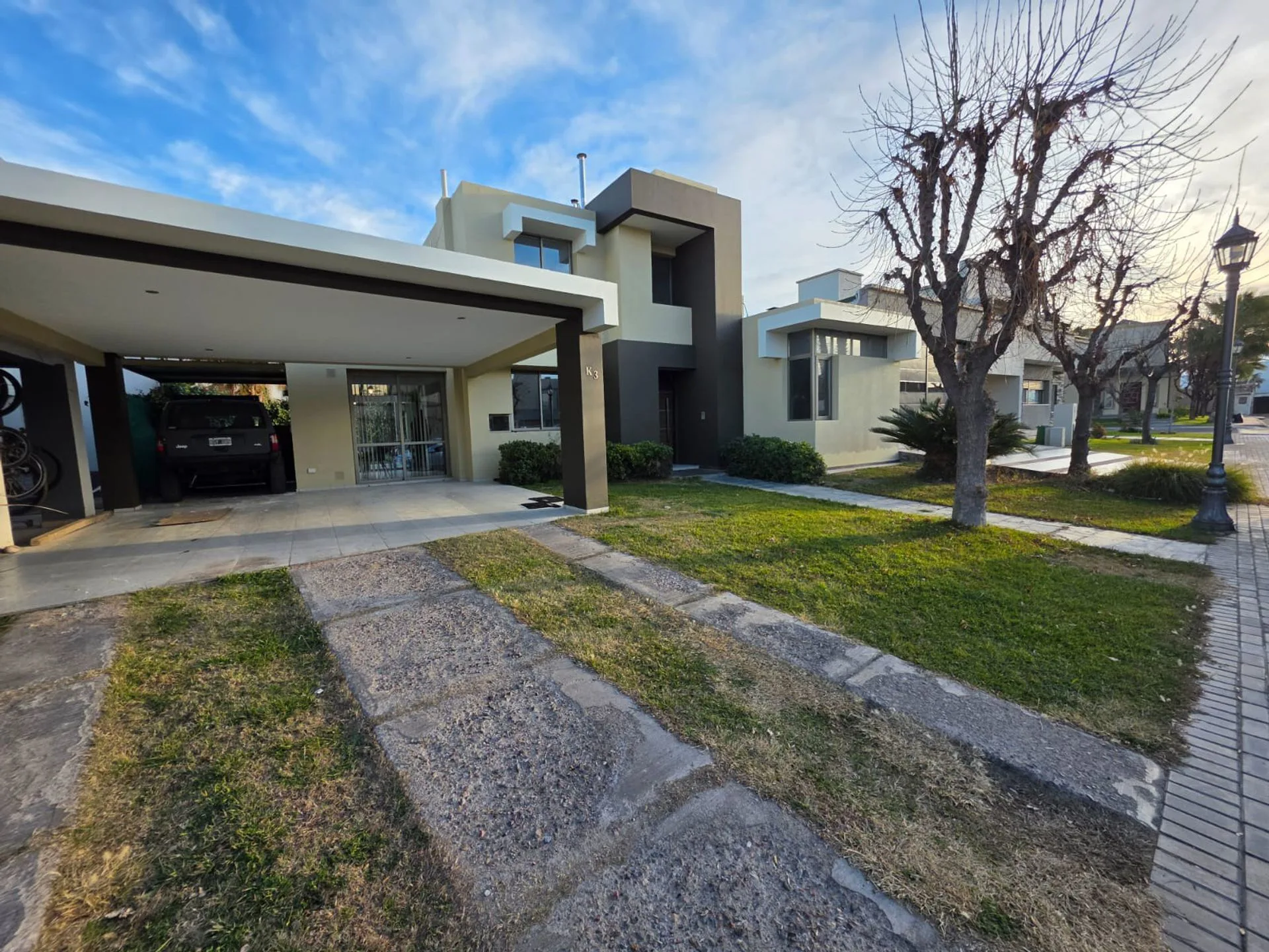 Venta de casa B° Privado Maipú- 7 ambientes foto 2