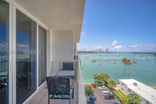 10350 W Bay Harbor Dr #8F 10300 foto 1