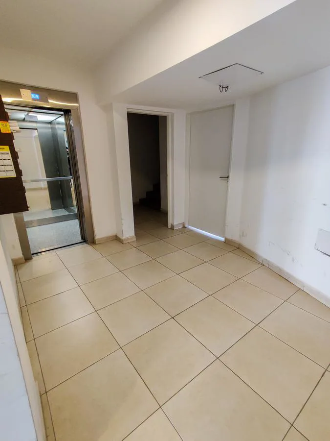 Departamento de un dormitorio en venta con balcón - Vera Mújica y 3 de Febrero - Rosario, Echesortu foto 3