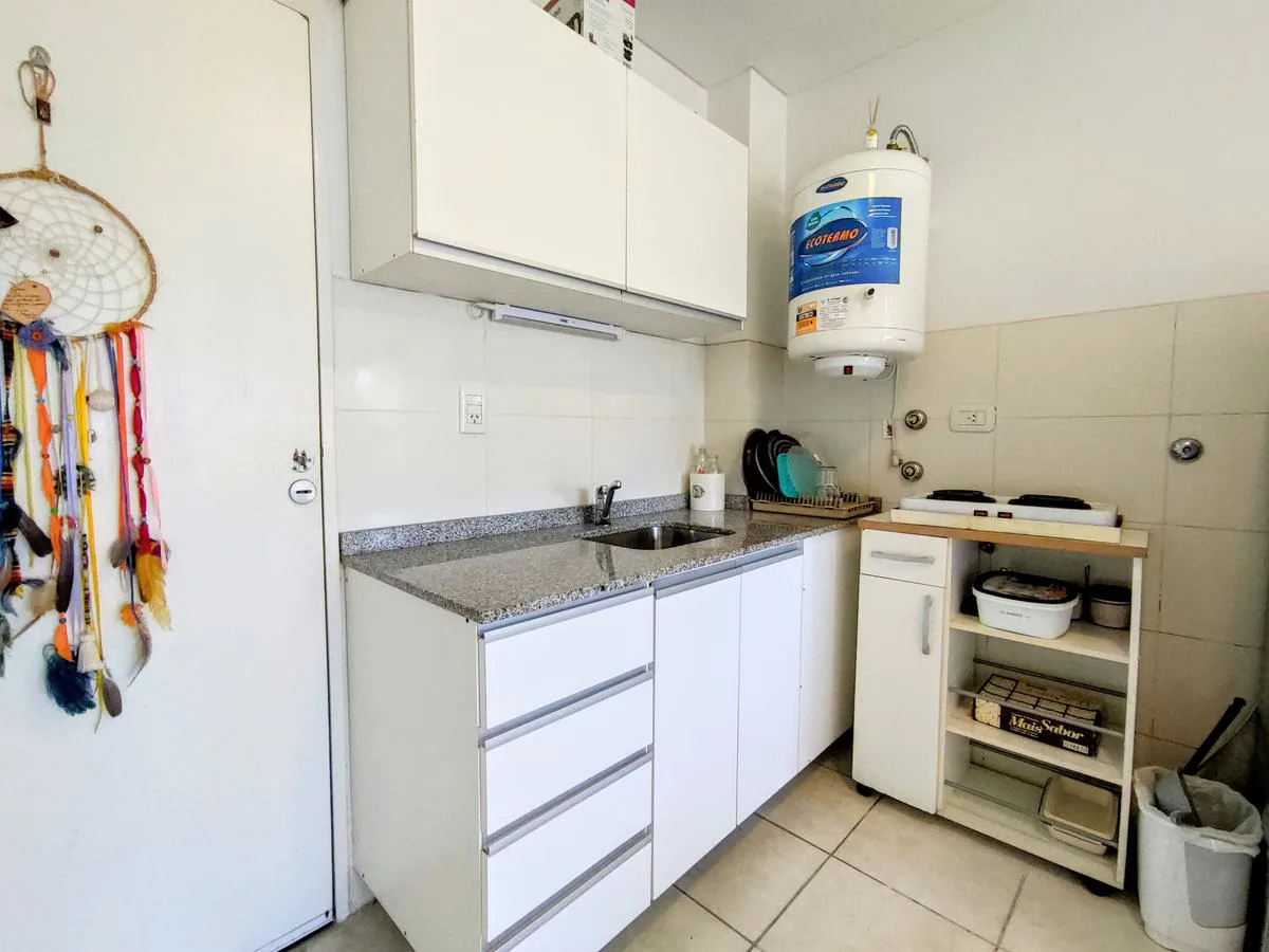 Departamento de un dormitorio en venta con balcón - Vera Mújica y 3 de Febrero - Rosario, Echesortu foto 5