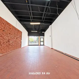 Local para uso Comercial con potencial foto 2
