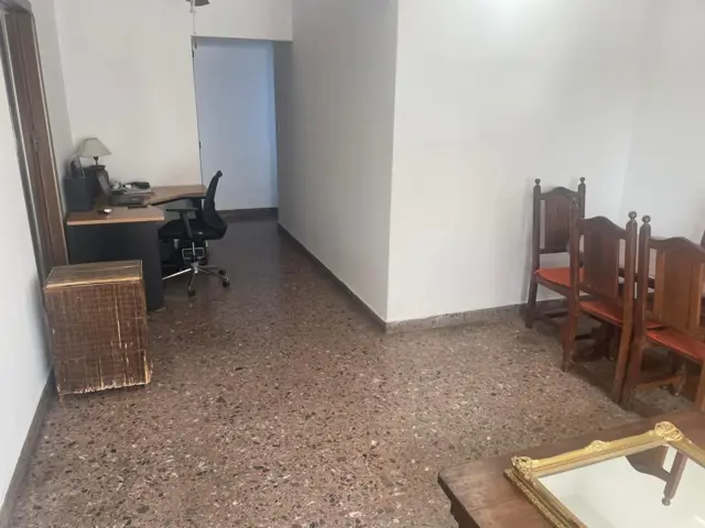 Departamento de 3 ambientes al frente con balcon super luminoso.