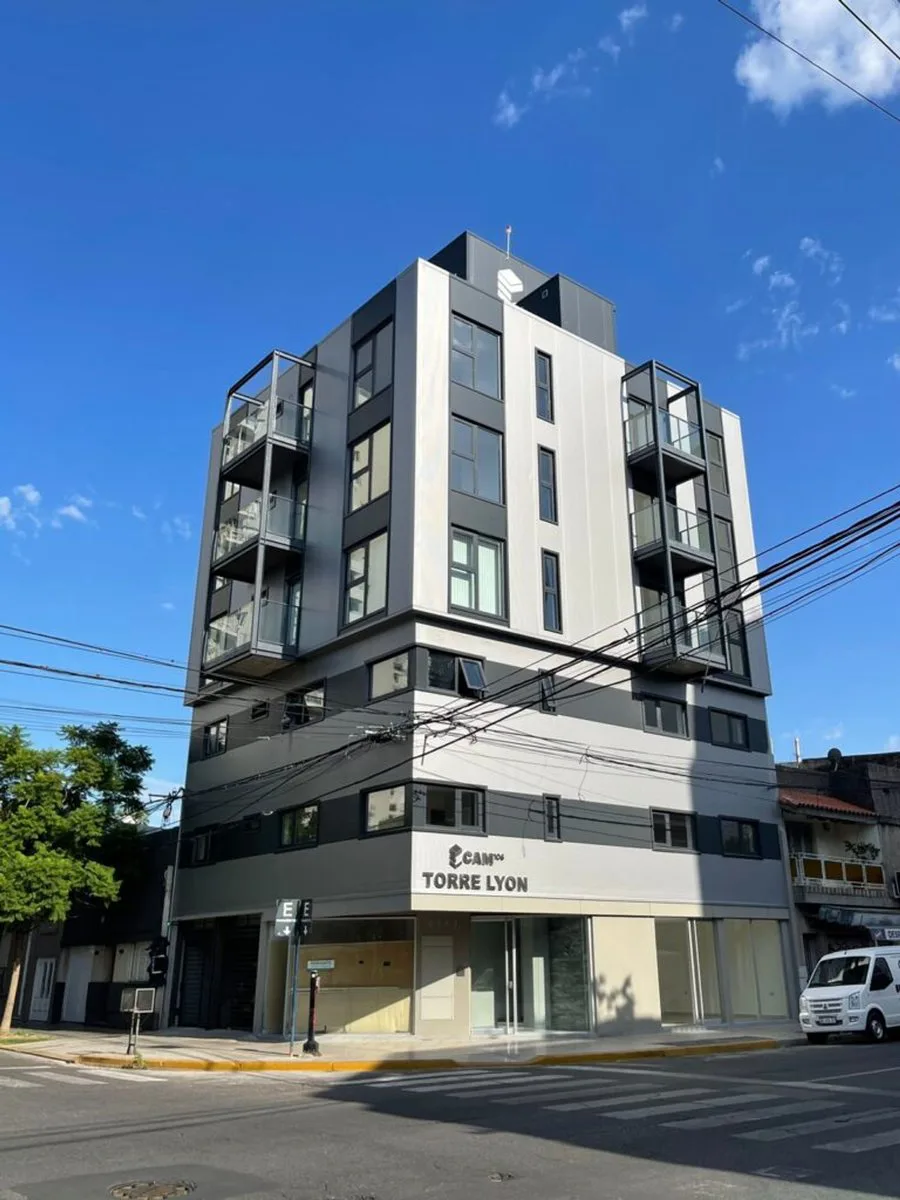 EN VENTA LOCAL COMERCIAL EN MACROCRENTRO foto 3