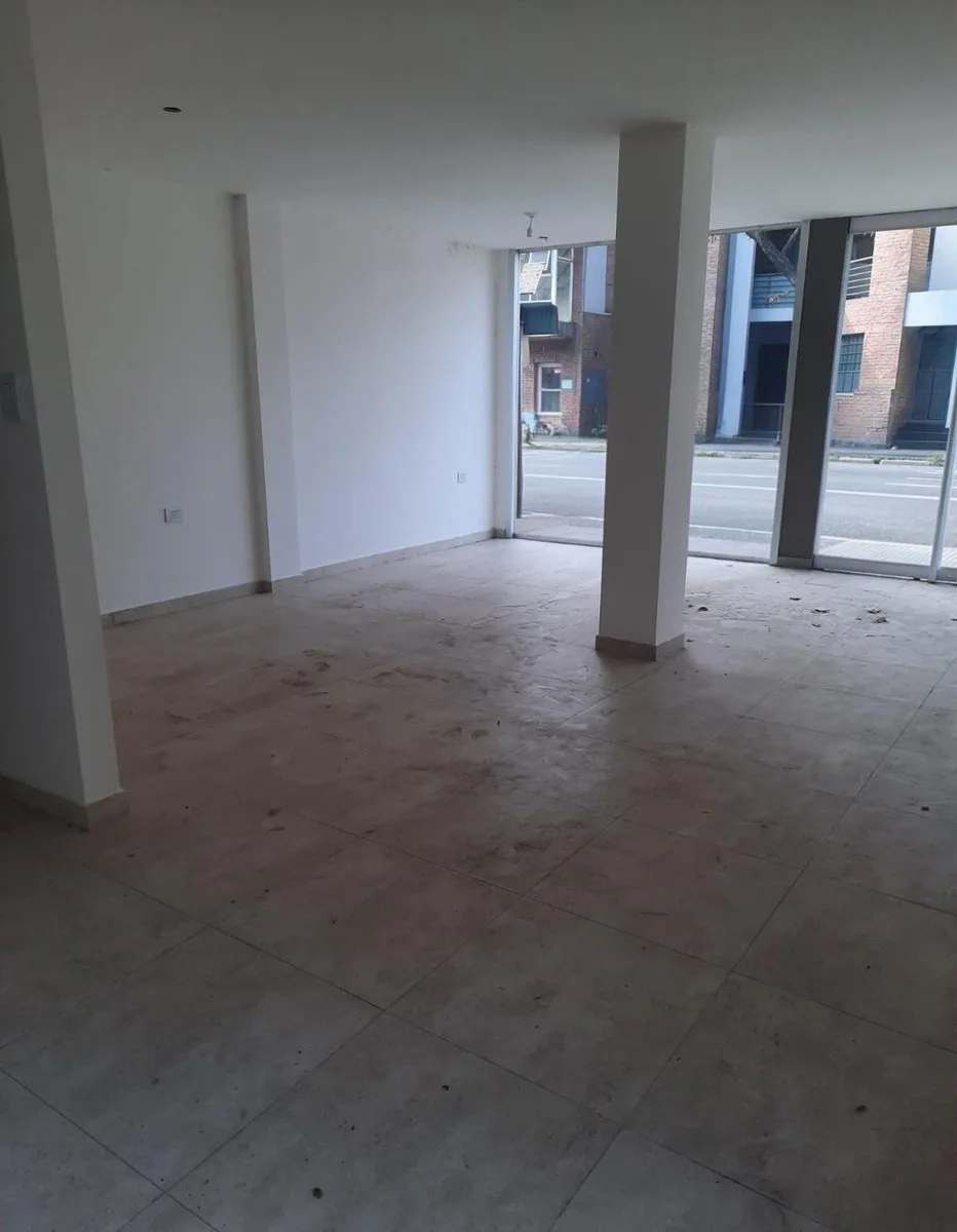 EN VENTA LOCAL COMERCIAL EN MACROCRENTRO foto 5