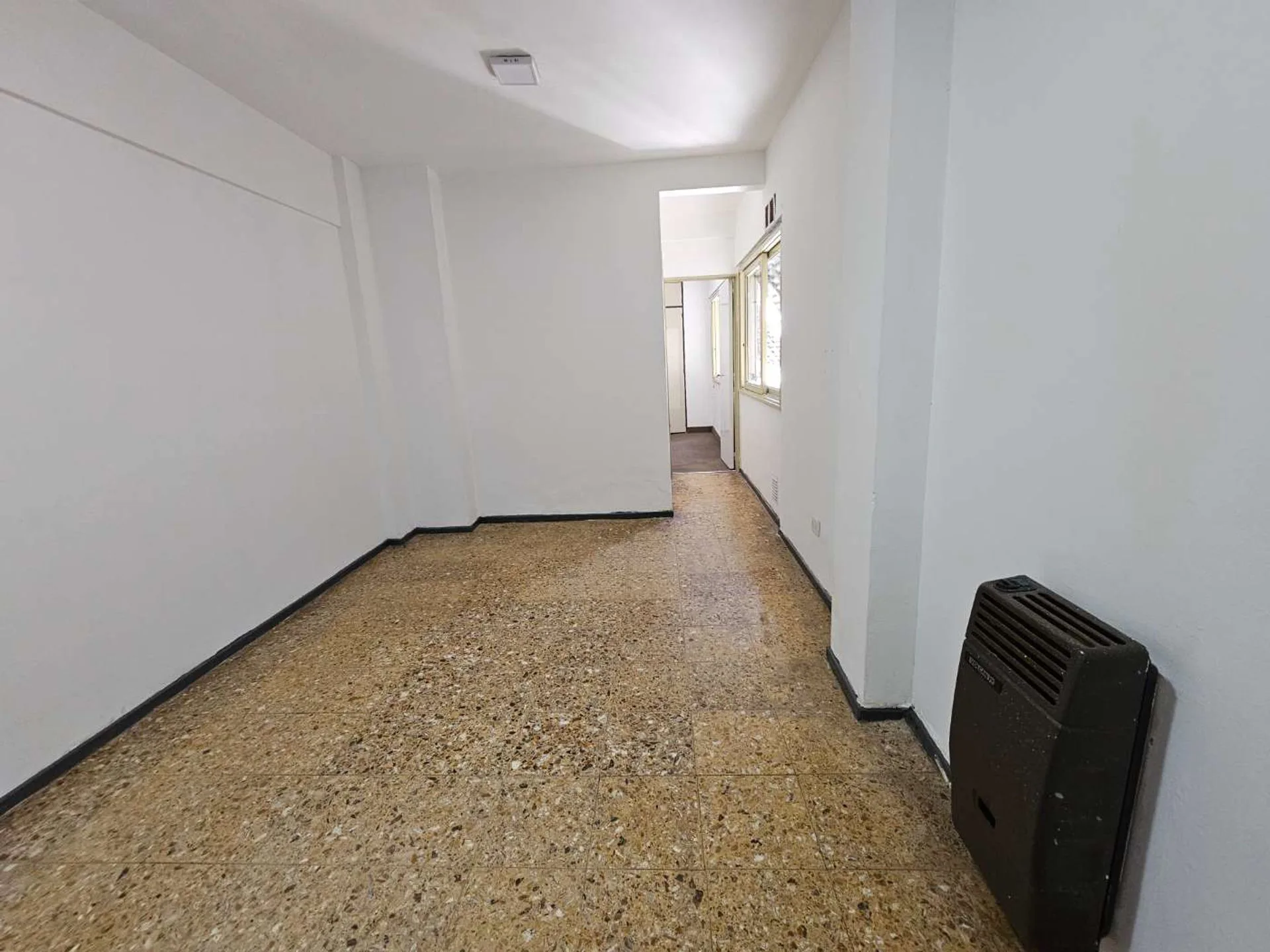 VENTA DEPARTAMENTO 2 AMBIENTES MORÓN CENTRO A/CRED foto 2