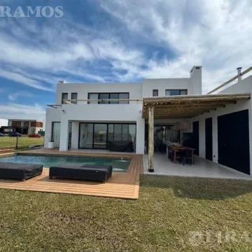 Casa en venta en el Barrio Amarras, Puertos / Escobar foto 2