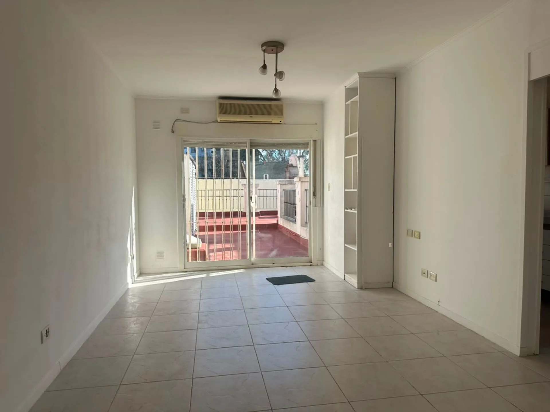 VENTA DEPTO DOS AMB. EN VILLA URQUIZA. CON PATIO foto 2