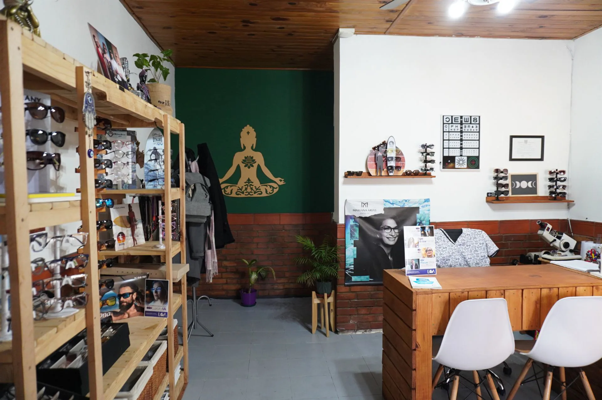 CASA 5 AMBIENTES VENTA BANFIELD CON FONDO Y JARDIN foto 3