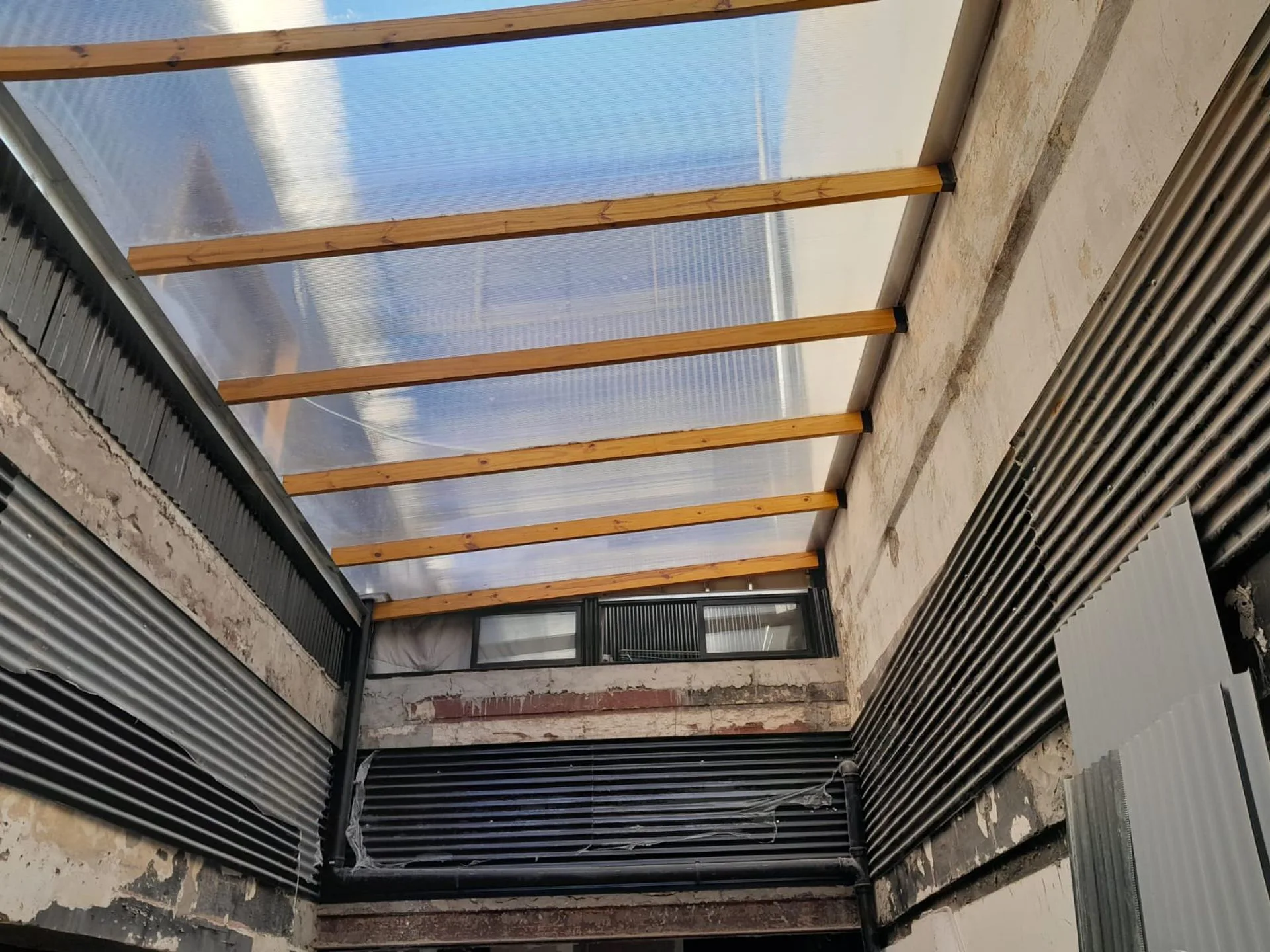 VENTA , LOCAL CON VIVIENDA EN SAN TELMO! foto 4