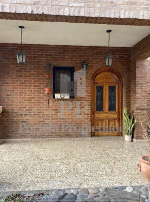 CASA DE 5 AMBIENTES EN VILLA UDAONDO foto 3