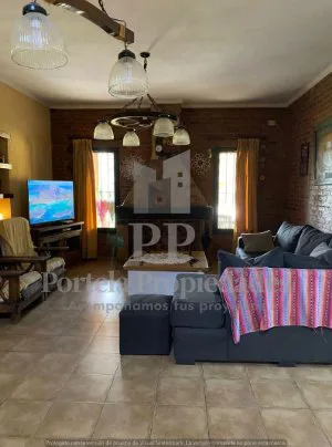 CASA DE 5 AMBIENTES EN VILLA UDAONDO foto 4