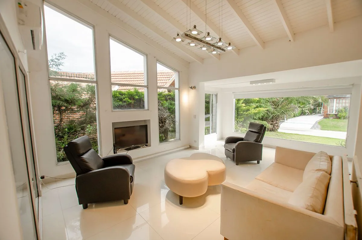 CASA EN VENTA EL VENADO CON PILETA CLIMATIZADA foto 3