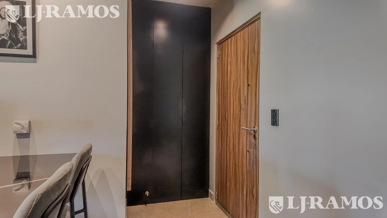 Amoblado - 2 ambientes - 2 cocheras - en  venta y/o Alquiler en Torres Cristal foto 2