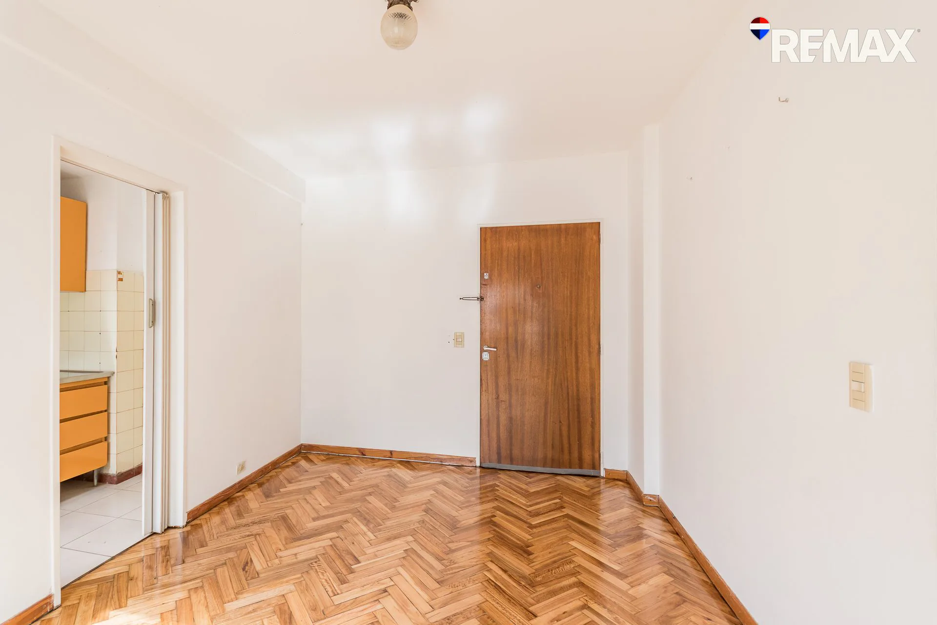 DEPARTAMENTO 2 AMB. VENTA. FLORES. MUY LUMINOSO. foto 4