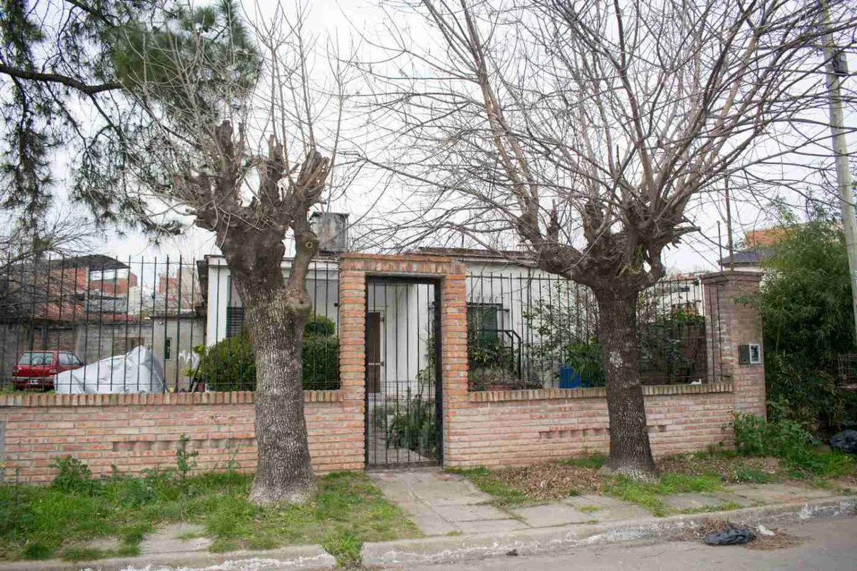 CASA A RECICLAR -LOTE PROPIO 600 M2  -VILLA CELINA foto 3
