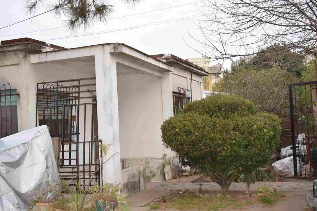 CASA A RECICLAR -LOTE PROPIO 600 M2  -VILLA CELINA foto 5