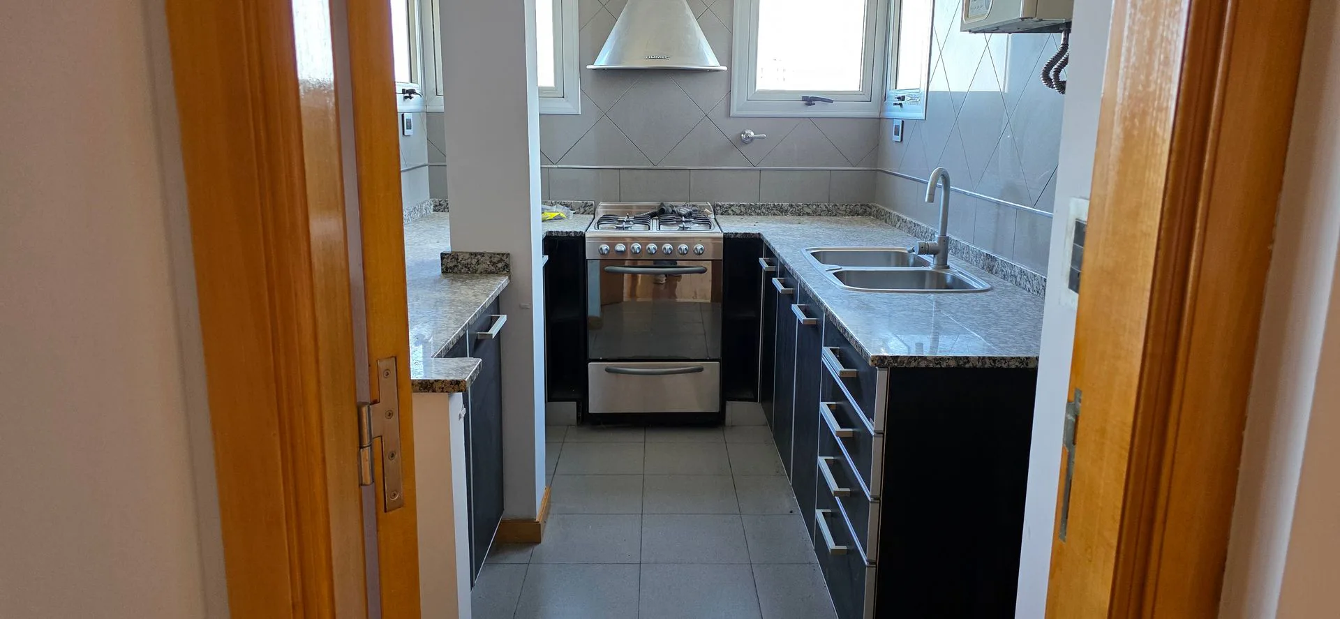 VENTA DEPTO 4 AMB COCH DOBLE APTO CREDITO QUILMES foto 2