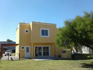 Bella casa a estrenar en Bº San Alfonso, Pilar del Este foto 2
