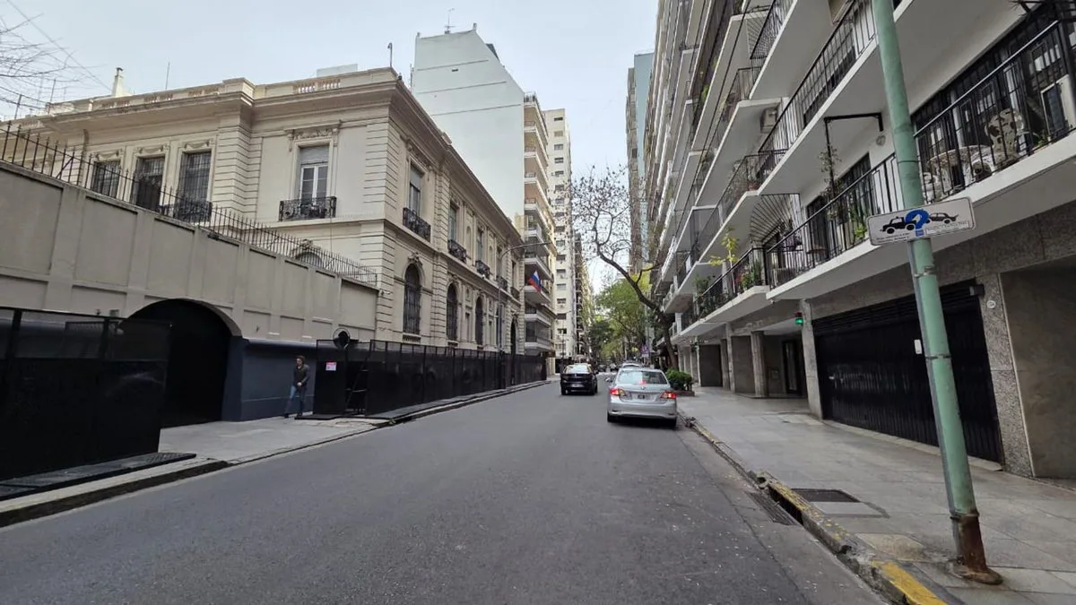 Venta OPORT Duplex Piso 11° COCHERA 4 amb RECOLETA foto 2