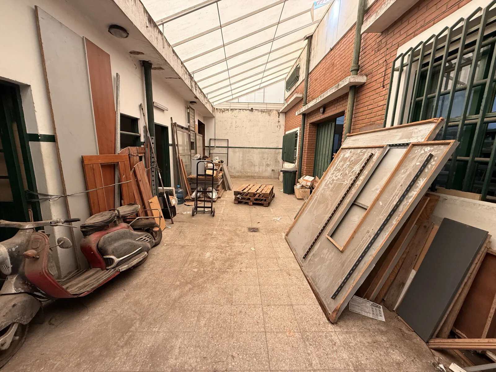 Depósito de 290 m² en Alquiler en La Matanza foto 5