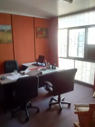 VENDO OFICINA CENTRO - EXCELENTE UBICACIÓN foto 3