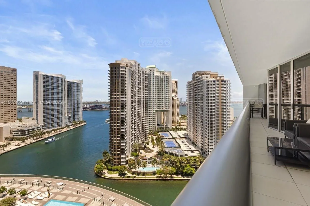 495 Brickell Ave #2304 400 foto 2