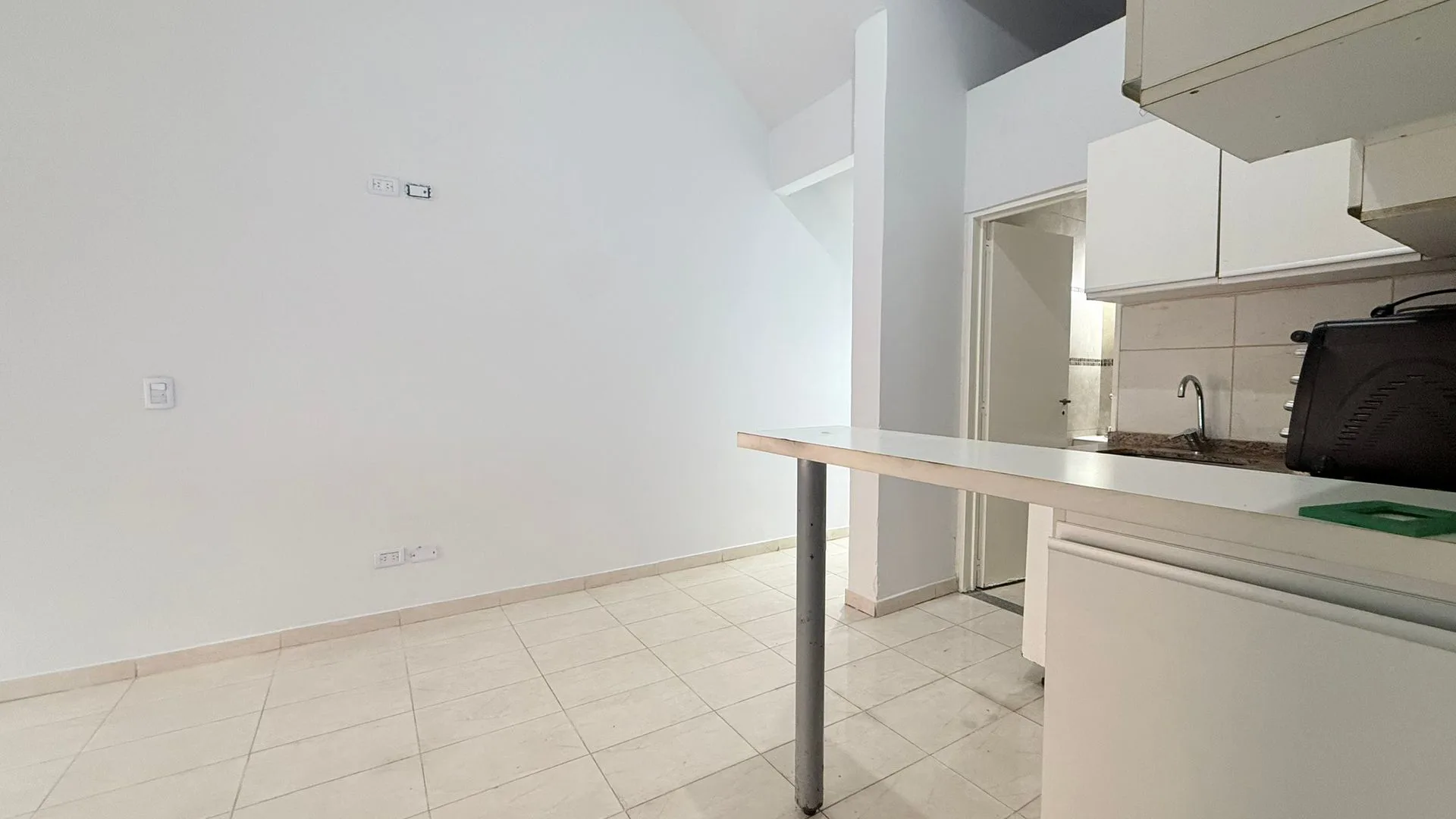 VENTA MONO AMB 26 m2 ZONA IMPECABLE foto 2