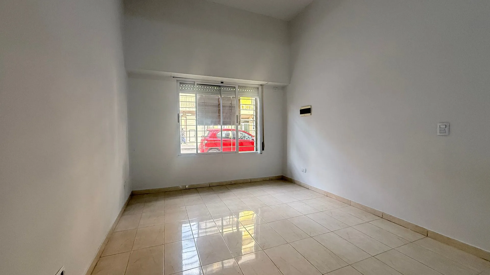 VENTA MONO AMB 26 m2 ZONA IMPECABLE foto 3