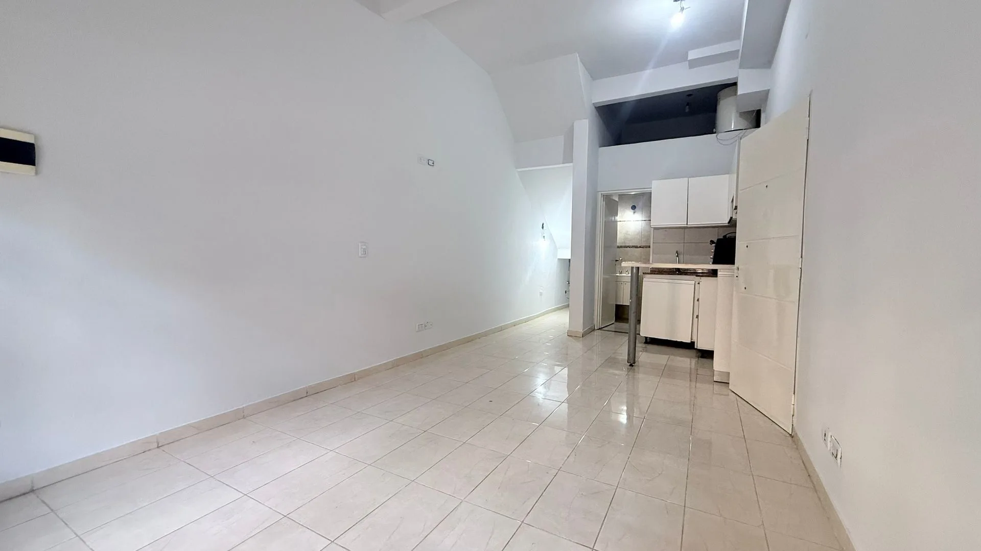 VENTA MONO AMB 26 m2 ZONA IMPECABLE foto 4