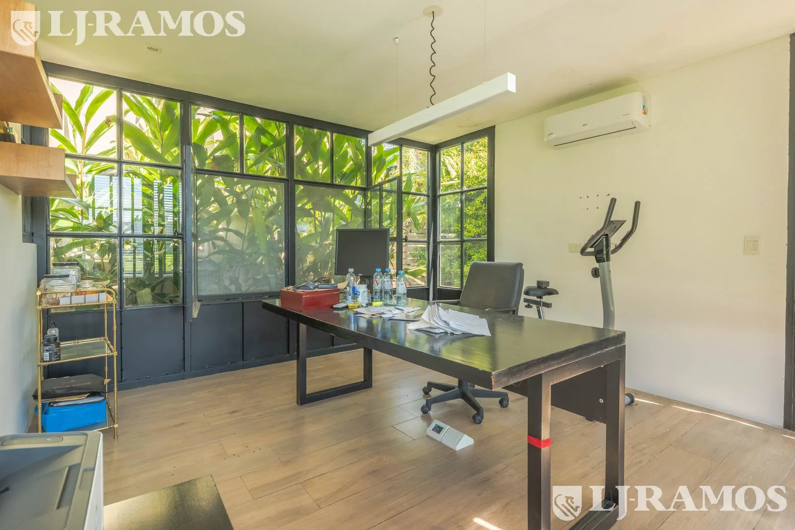 4 DORMITORIOS, ESCRITORIO y AREA SERVICIO. foto 4