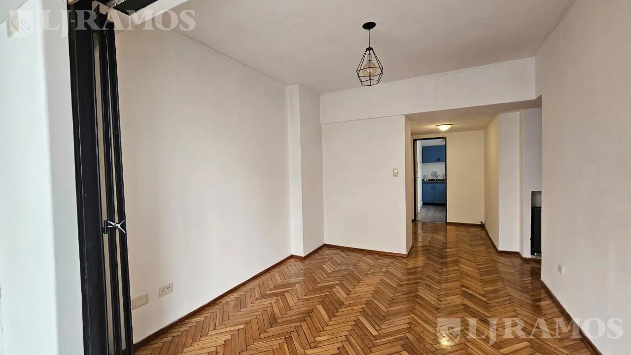 Departamento de 3 amb con balcón en alquiler en Belgrano. foto 2