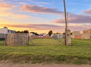 VENTA DE LOTE 8.66X43, PIGÜE 3000, BAHIA BLANCA foto 4