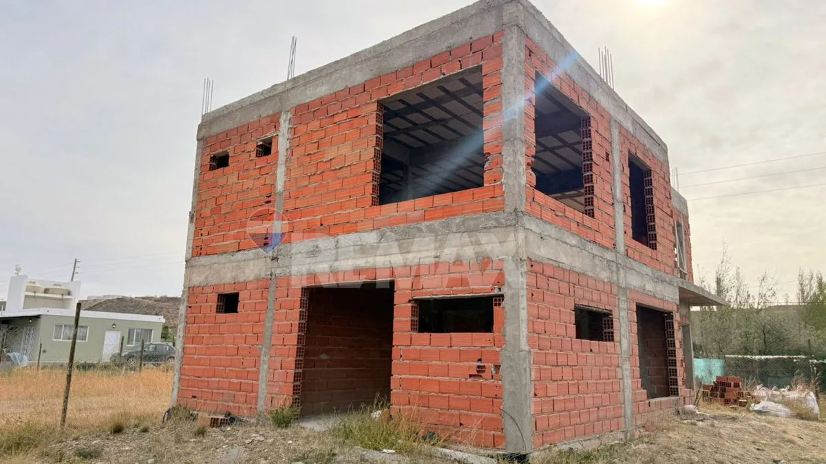 LOTE CON MEJORA BELLA VISTA SUR foto 2