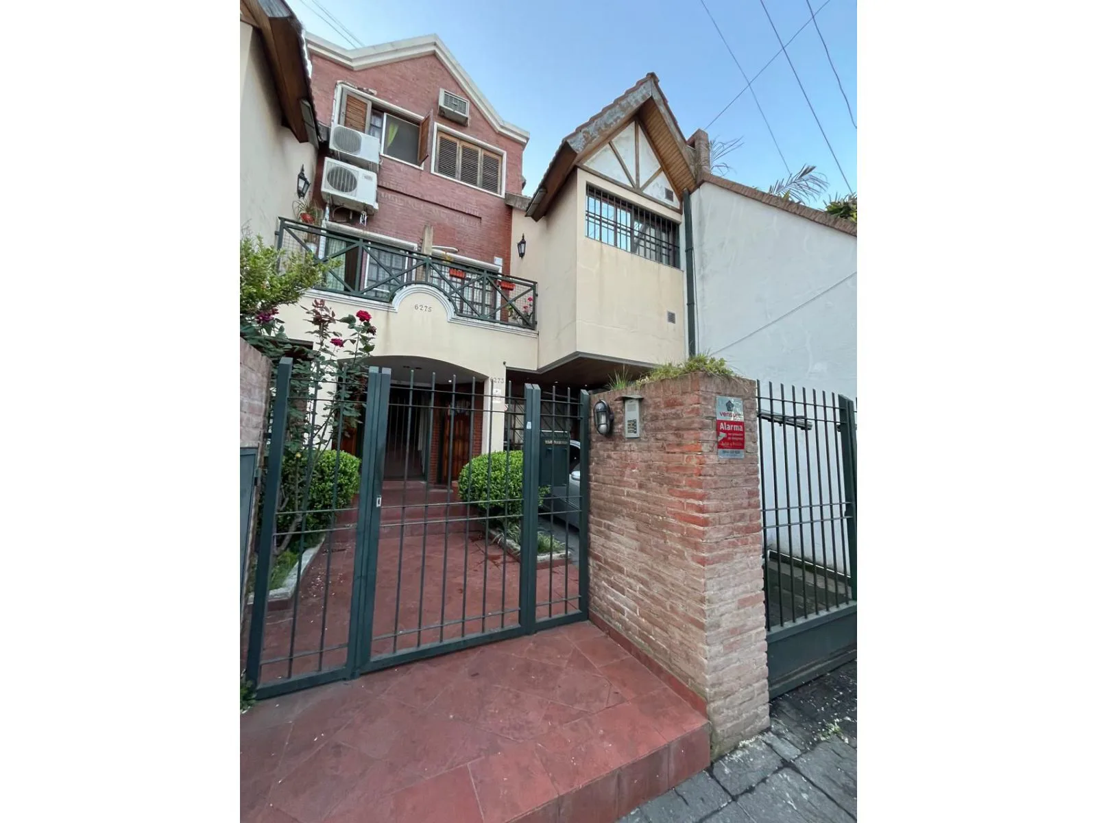 Duplex en venta 3ambientes con patio y cochera en villa lugano foto 2