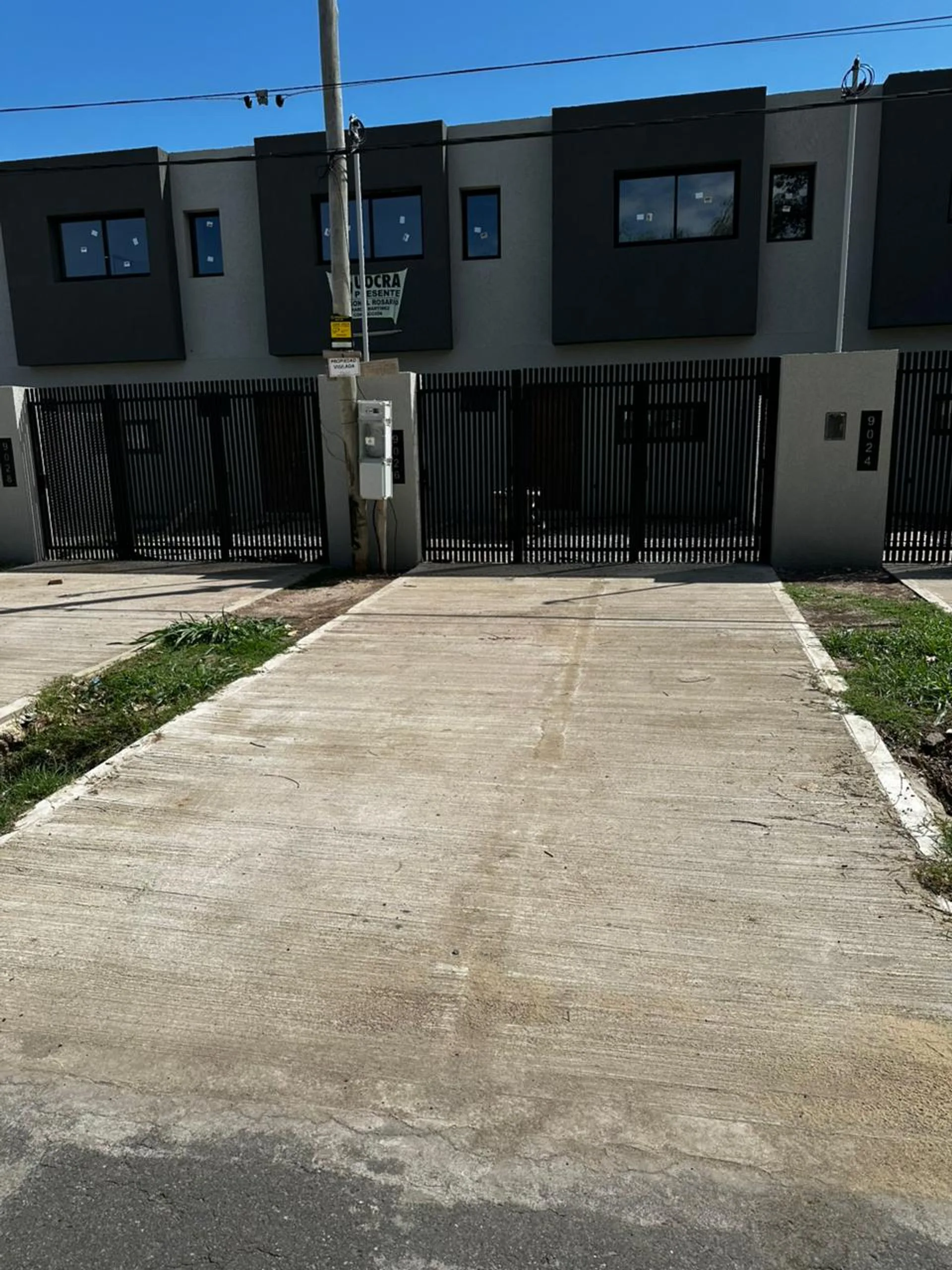Venta duplex 2 dormitorios y  Jardin en Fisherton foto 3