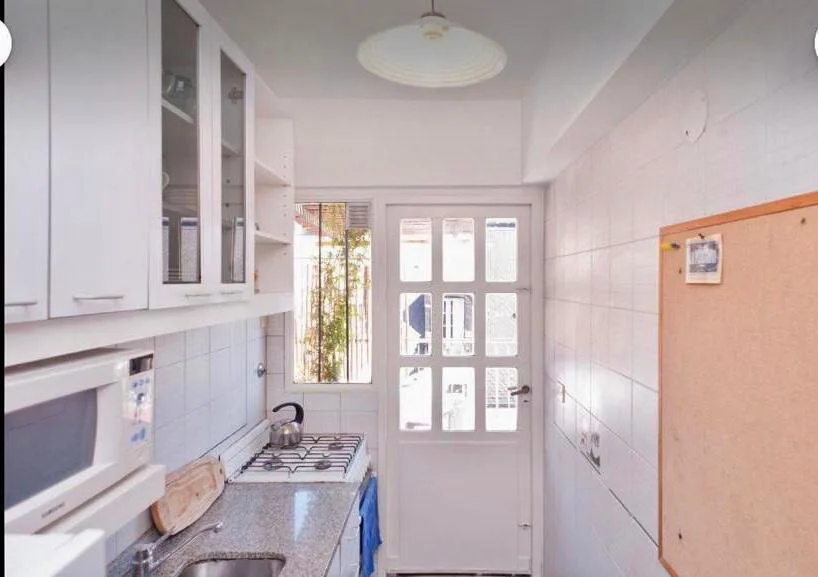 Furnished 1-Bedroom Apartment with River-View Terrace Balcony and Grill in Recoleta – photo 8 of 14