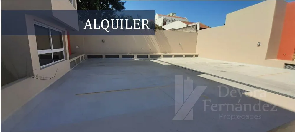 Cocheras amplias | Zona Santa Rita | Descubiertas foto 2
