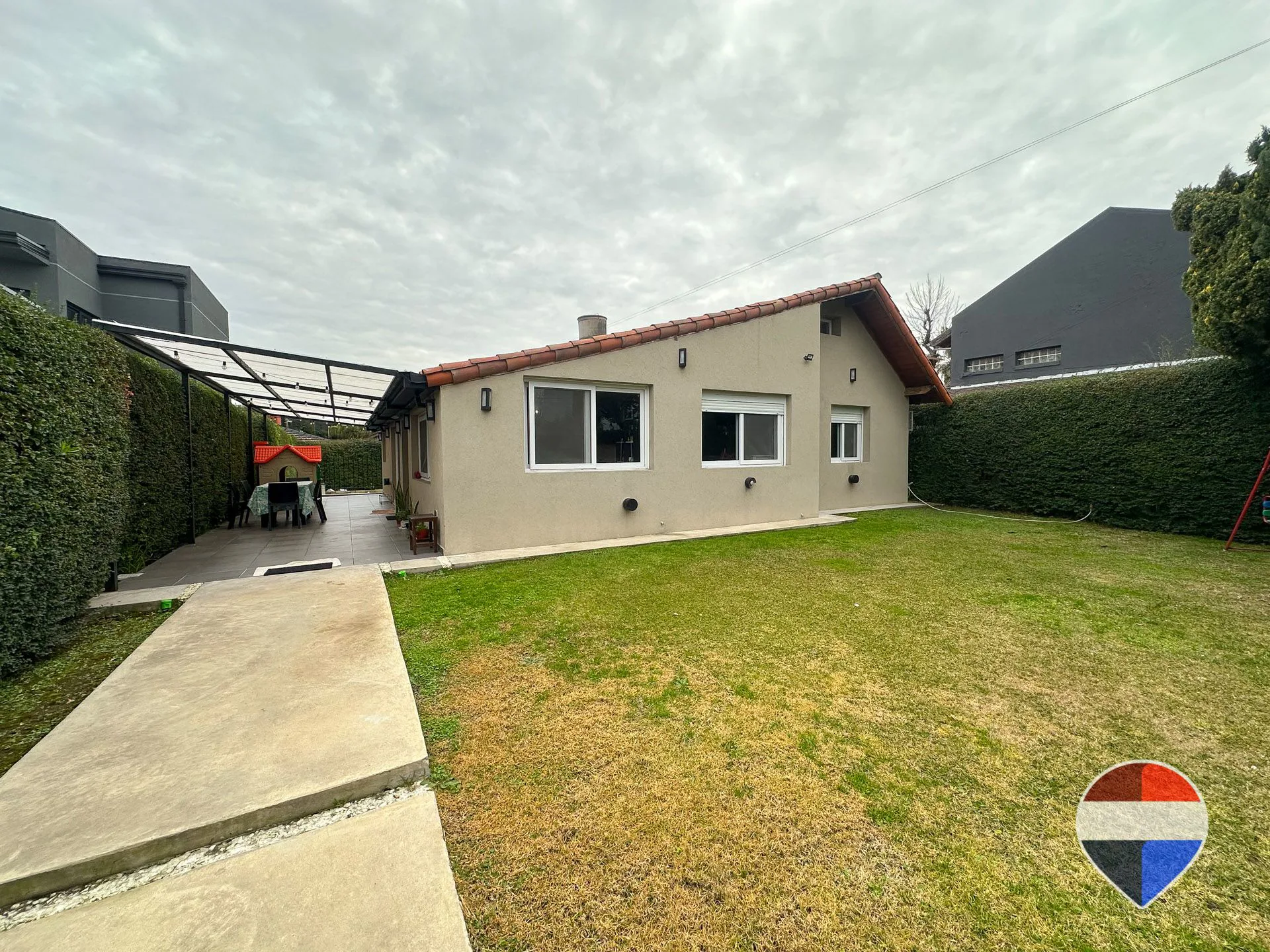 VENTA CASA EN CANNING REFACCIONADA A NUEVA foto 2