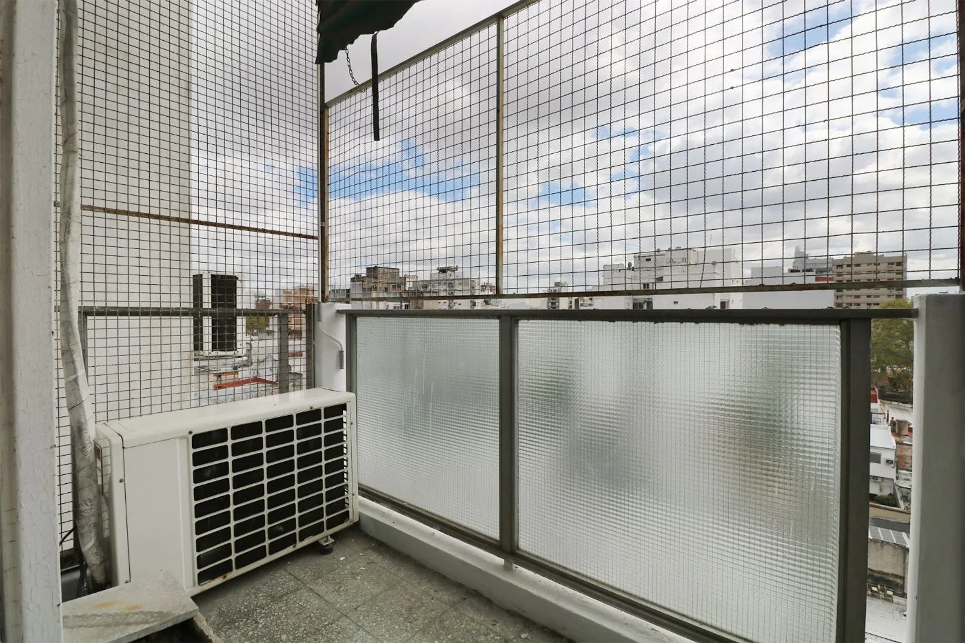 VENTA DEPARTAMENTO 3 AMB C/BALCON LUMINOSO FLORES foto 5