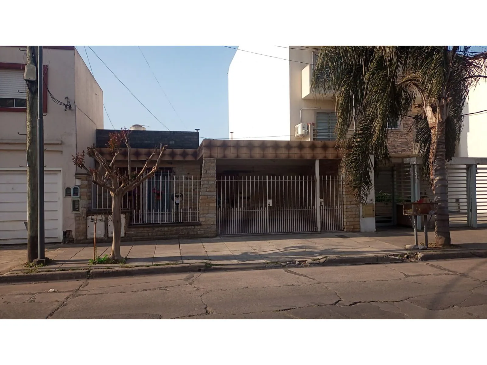 PH. TIPO CASA 3 AMB.AL FRENTE C/COCHERA foto 2