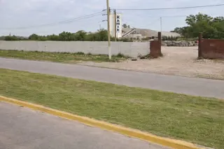 ALQUILER - IMPORTANTE PREDIO EN BERAZATEGUI - 5.000 M2 APROXIMADOS foto 3