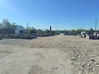ALQUILER - IMPORTANTE PREDIO EN BERAZATEGUI - 5.000 M2 APROXIMADOS foto 5