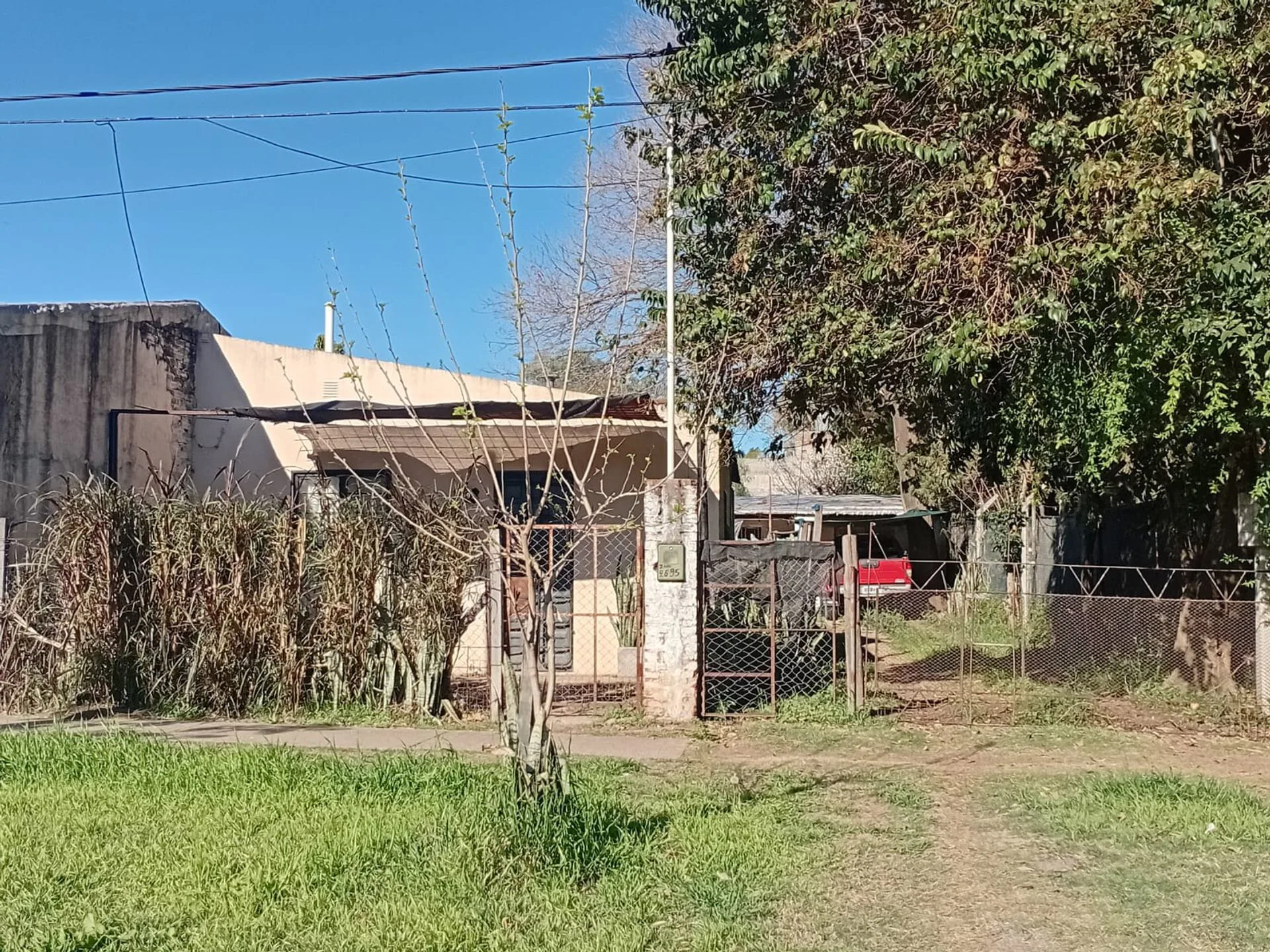 Dos casas a reciclar en un amplio terreno foto 2