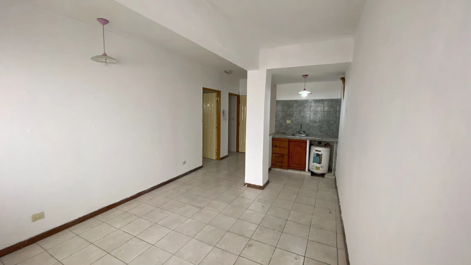 DEPARTAMENTO 2 AMBIENTES CON HABITACIÓN EN SUITE EN CASTELAR foto 2