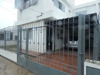 Nºref: 479 -INCREIBLES Y UNICOS LOCALES Y DPTO EN PLENA AVENIDA VUCETICH DE BARRIO ITUZAINGO foto 2