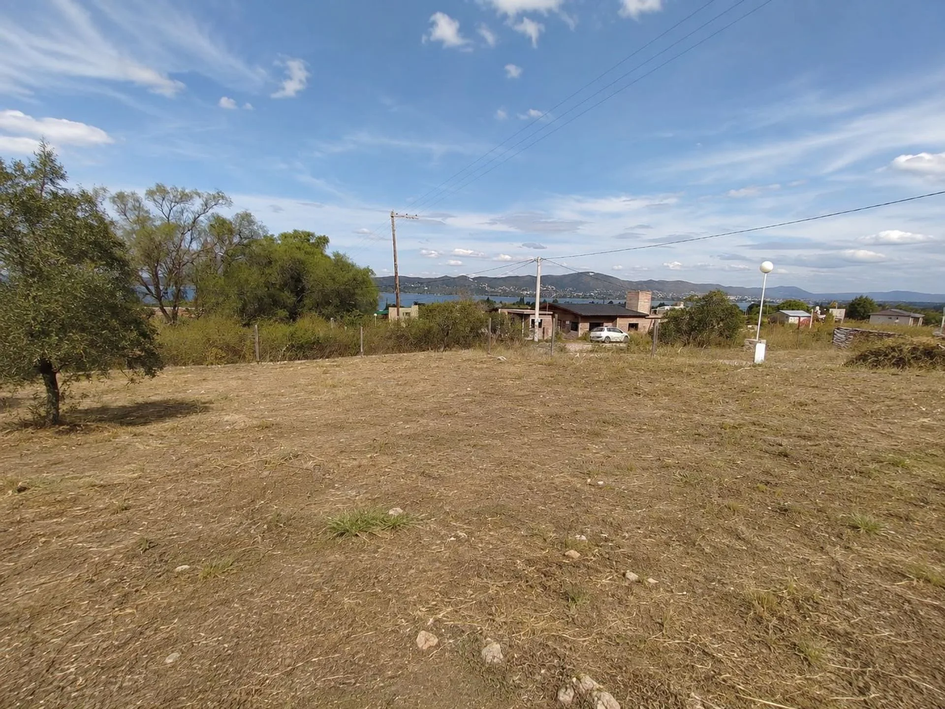 VENDO LOTE 1200M2 A 2 CUADRAS DEL LAGO SAN ROQUE foto 2
