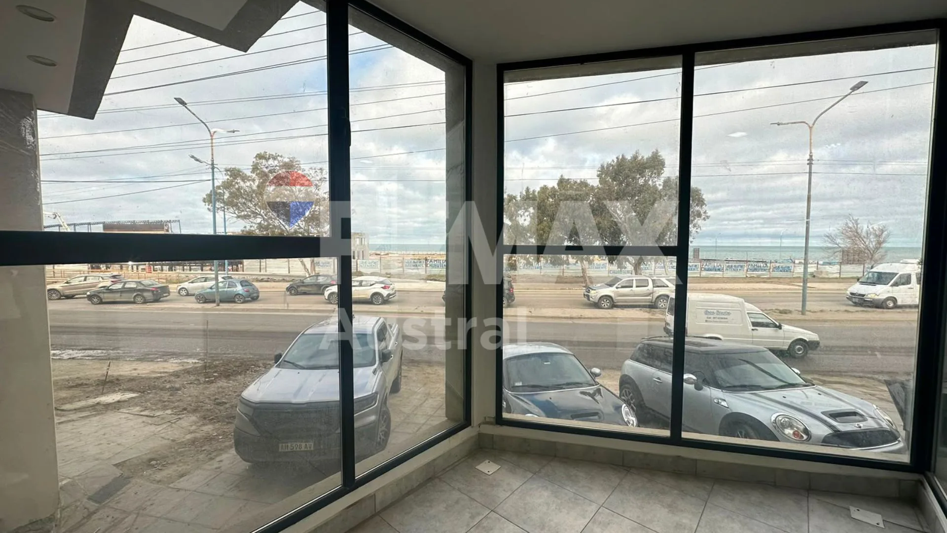 LOCAL COMERCIAL SOBRE RUTA 3 foto 2
